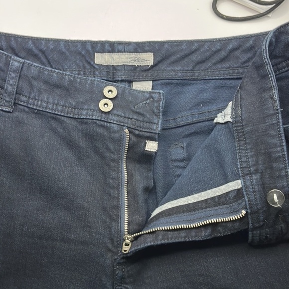 Chico’s Platinum Athena M Crop Size 2.5 - Picture 16 of 16